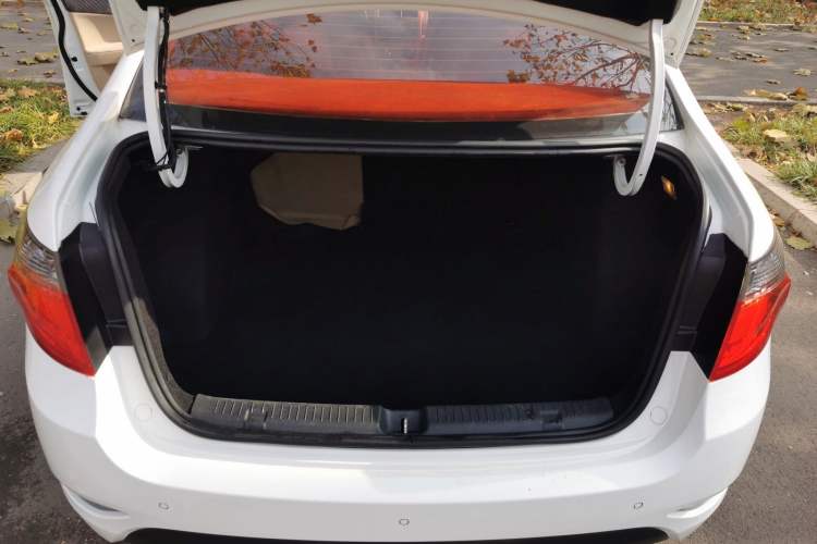 Used Brilliance H330 2013 1.5L Automatic Luxury Model Trunk