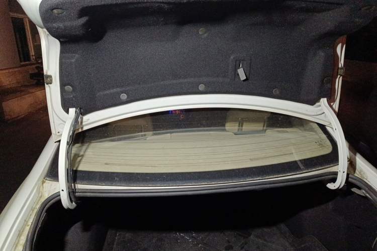 Used Brilliance H330 2013 1.5L Manual Comfort Model Trunk