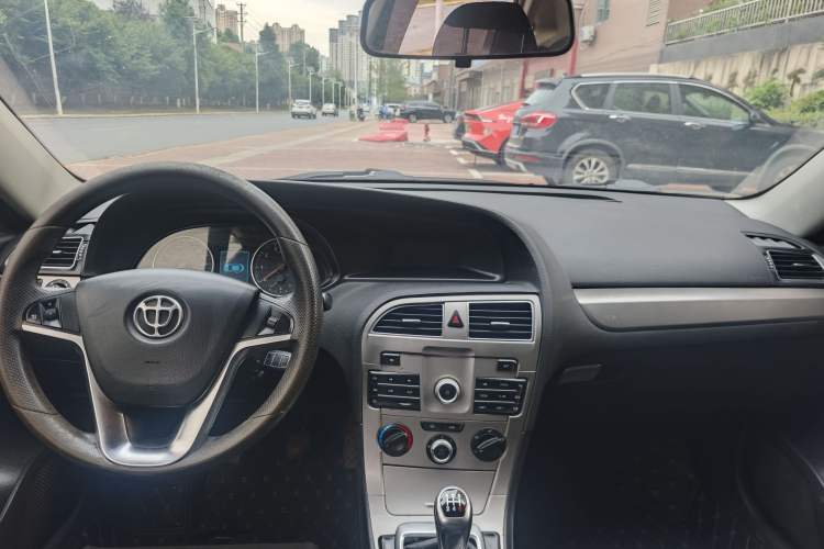 Used Brilliance H530 2017 1.6L Manual Comfort Model Interior 1