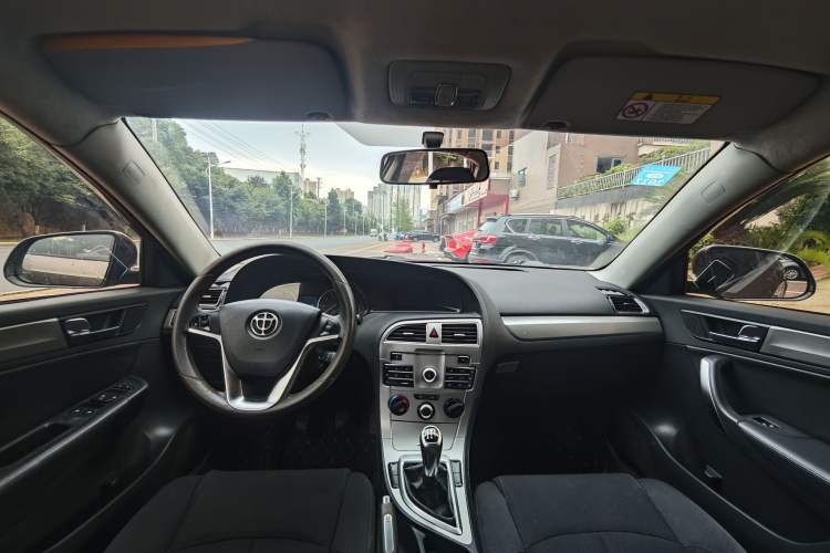 Used Brilliance H530 2017 1.6L Manual Comfort Model Interior 2