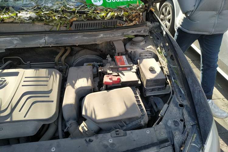 Used Brilliance H530 2011 1.6L Manual Comfort Version Engine Bay Left