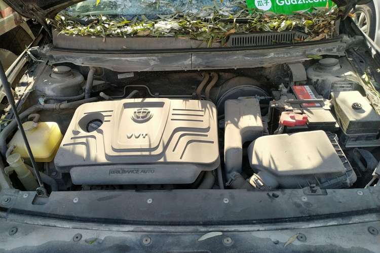 Used Brilliance H530 2011 1.6L Manual Comfort Version Engine Bay