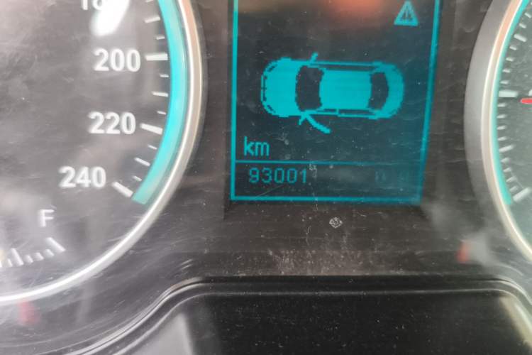 Used Brilliance H530 2011 1.6L Manual Comfort Version Odometer Close Up