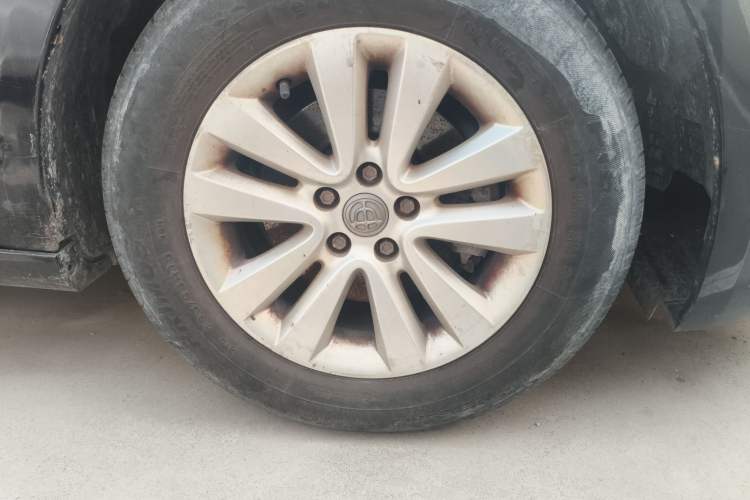 Used Brilliance H530 2011 1.6L Manual Comfort Version Right Front Wheel Hub