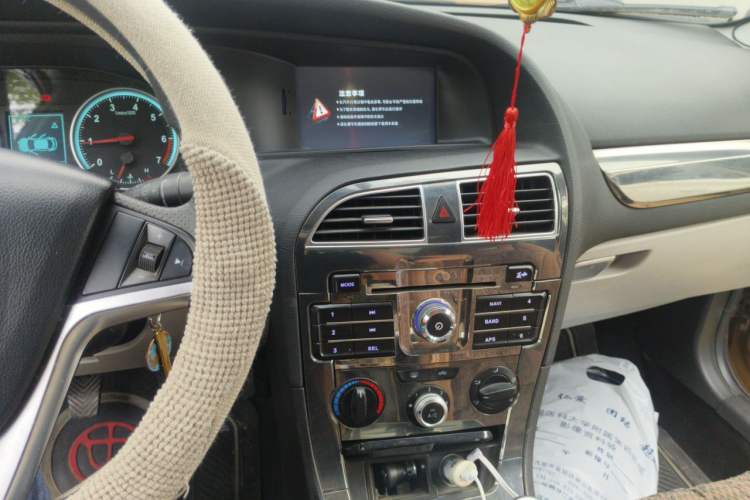 Used Brilliance H530 2011 1.6L Manual Comfort Version Audio And AC Panel