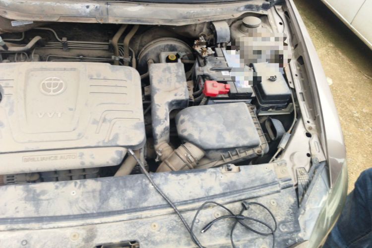 Used Brilliance H530 2011 1.6L Manual Comfort Version Engine Bay Left