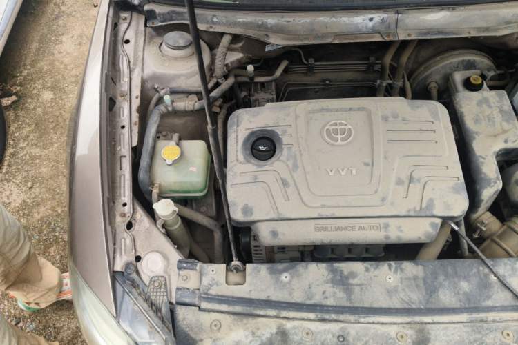 Used Brilliance H530 2011 1.6L Manual Comfort Version Engine Bay Right