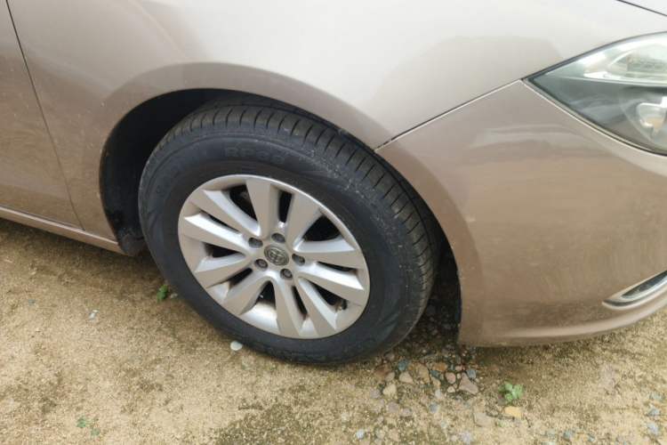 Used Brilliance H530 2011 1.6L Manual Comfort Version Right Front Wheel Hub