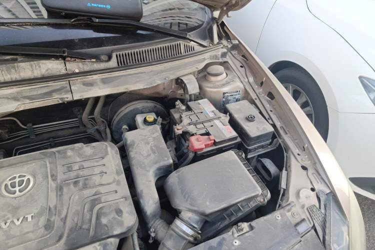 Used Brilliance H530 2011 1.6L Manual Luxury Model Engine Bay Left