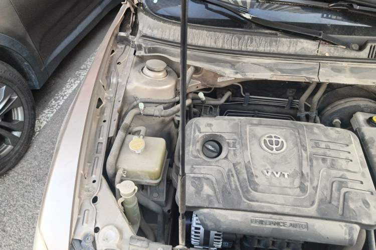 Used Brilliance H530 2011 1.6L Manual Luxury Model Engine Bay Right