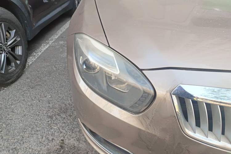 Used Brilliance H530 2011 1.6L Manual Luxury Model Right Front Headlight
