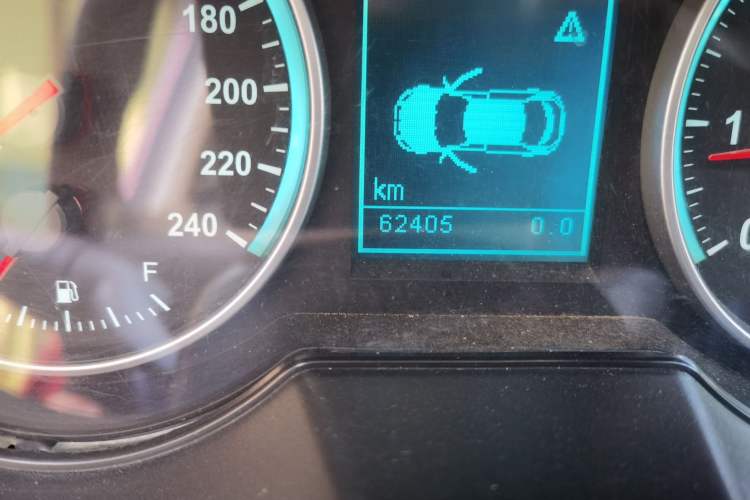 Used Brilliance H530 2011 1.6L Manual Comfort Version Odometer Close Up