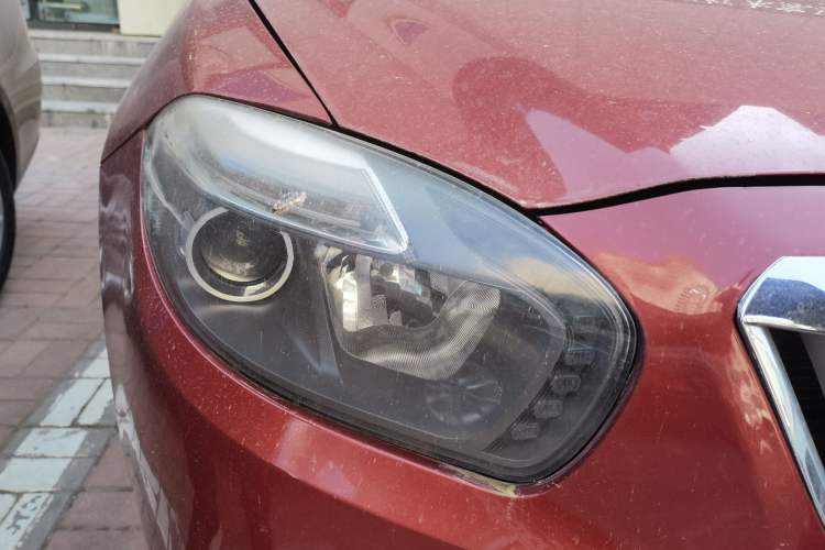 Used Brilliance H530 2011 1.6L Manual Comfort Version Right Front Headlight