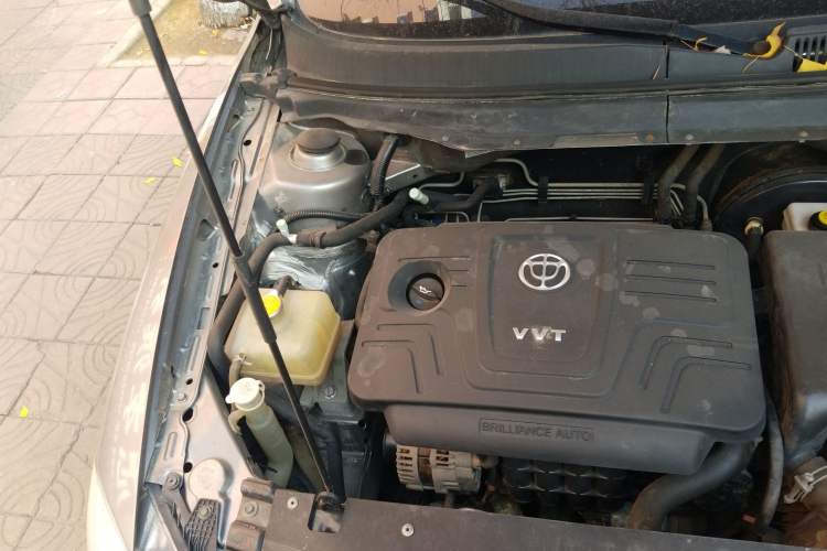 Used Brilliance H530 2011 1.6L Automatic Comfort Edition Engine Bay Right