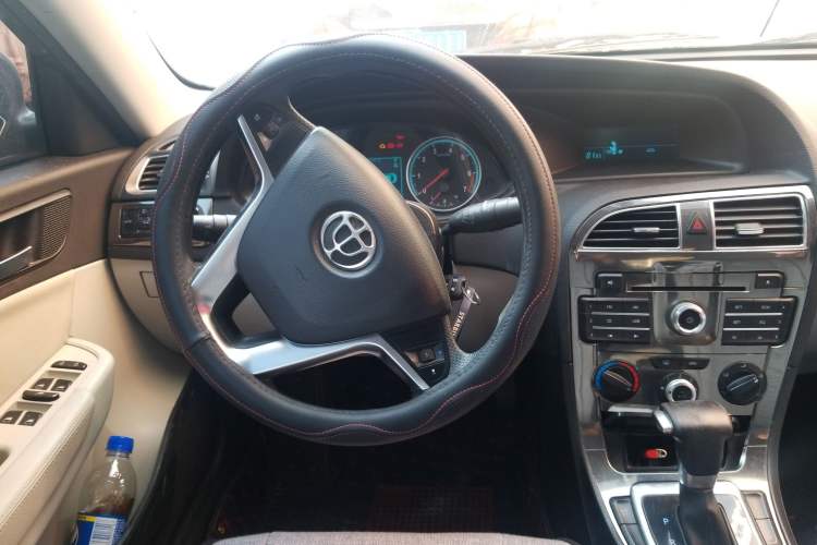 Used Brilliance H530 2011 1.6L Automatic Comfort Edition Steering Wheel