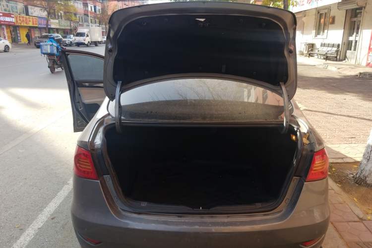 Used Brilliance H530 2011 1.6L Automatic Comfort Edition Trunk