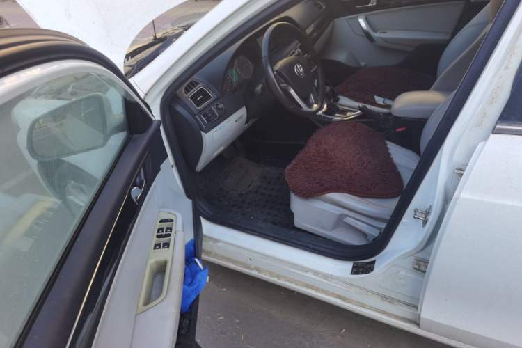 Used Brilliance H530 2011 1.6L Automatic Luxury Version Driver Seat