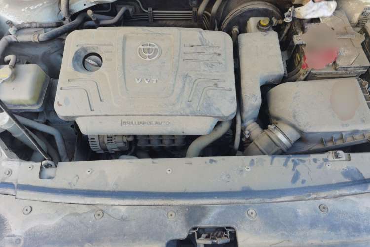 Used Brilliance H530 2011 1.6L Automatic Luxury Version Engine Bay