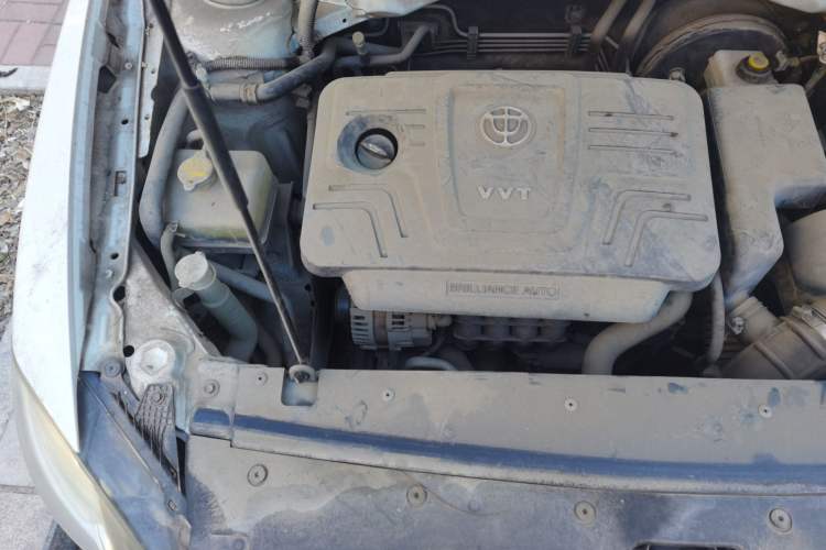 Used Brilliance H530 2011 1.6L Automatic Luxury Version Engine Bay Right