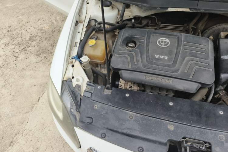 Used Brilliance H530 2011 1.6L Manual Luxury Model Engine Bay Right