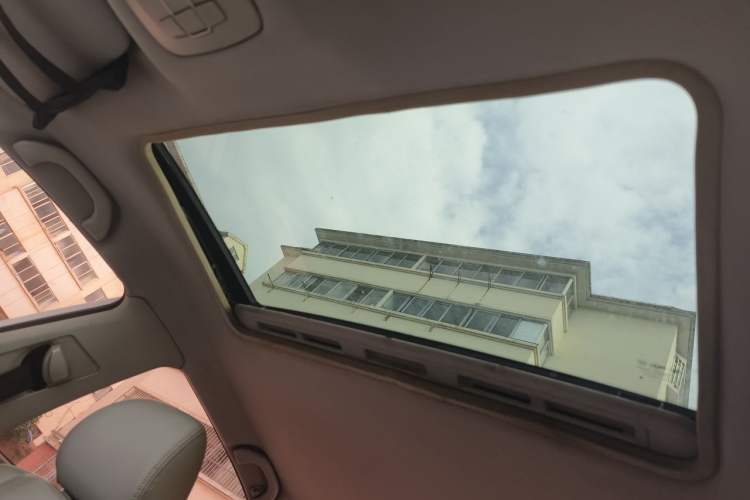 Used Brilliance H530 2011 1.6L Manual Luxury Model Headliner
