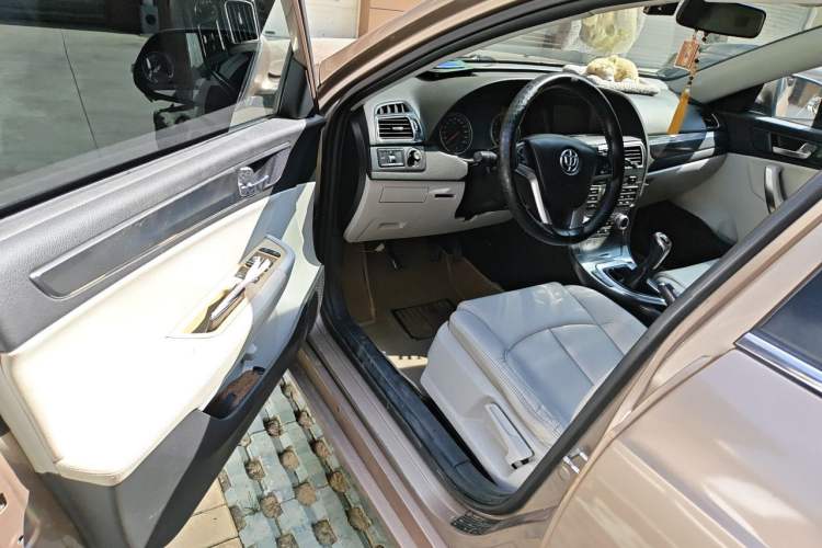 Used Brilliance H530 2011 1.6L Manual Luxury Model Driver Seat