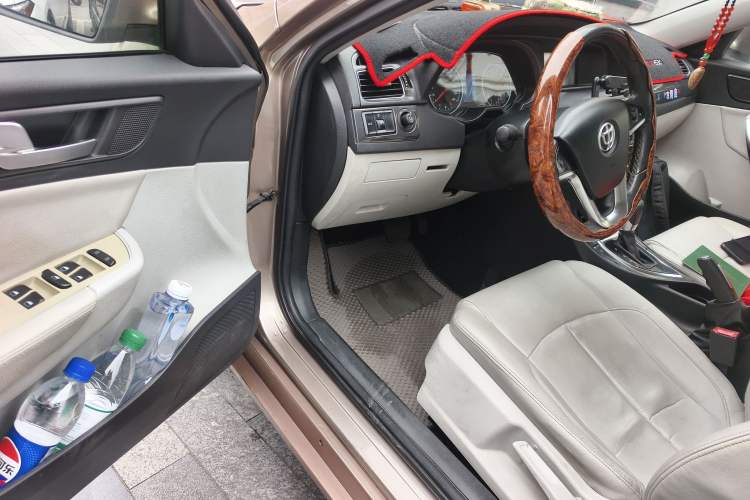 Used Brilliance H530 2011 1.6L Automatic Luxury Version Driver Seat