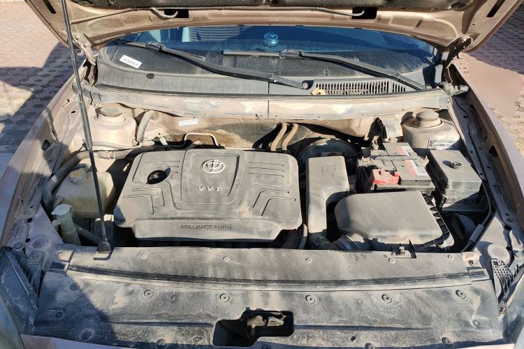 Used Brilliance H530 2011 1.6L Manual Comfort Version Engine Bay