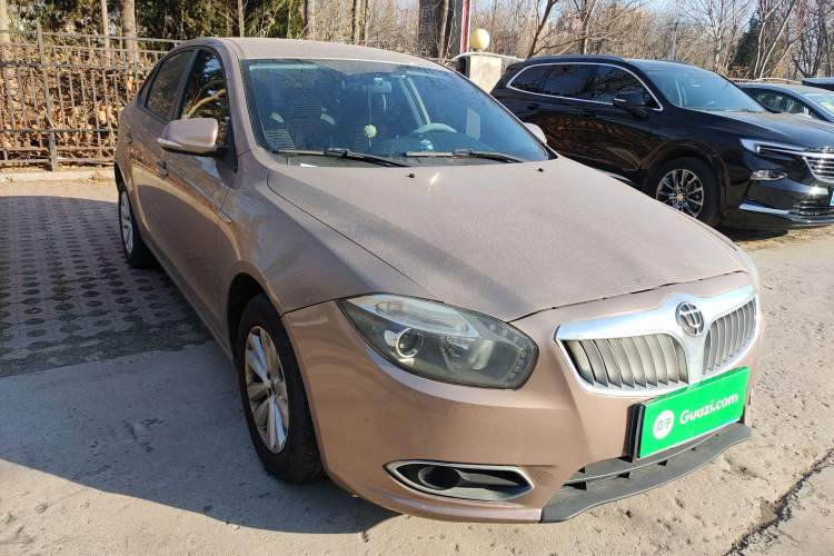Used Brilliance H530 2011 1.6L Manual Comfort Version Front Right 45 Deg