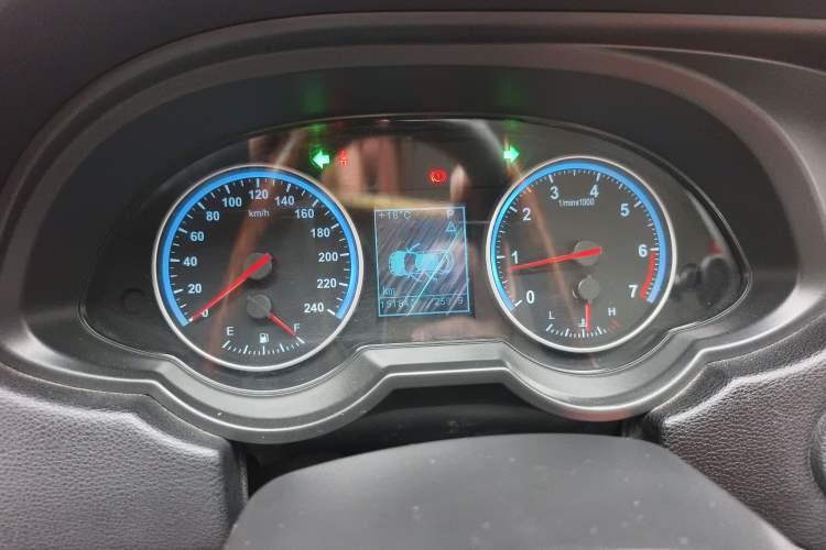 Used Brilliance H530 2011 1.6L Automatic Luxury Version Instrument Cluster