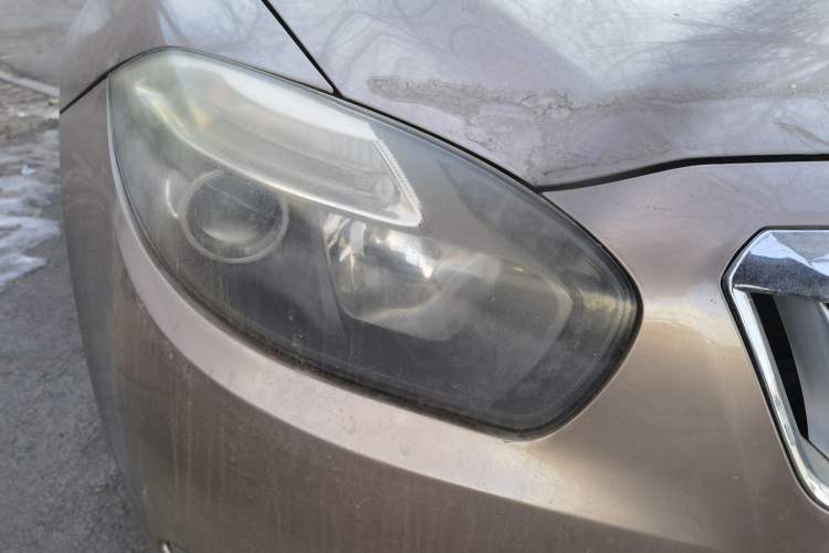 Used Brilliance H530 2011 1.6L Automatic Comfort Edition Right Front Headlight
