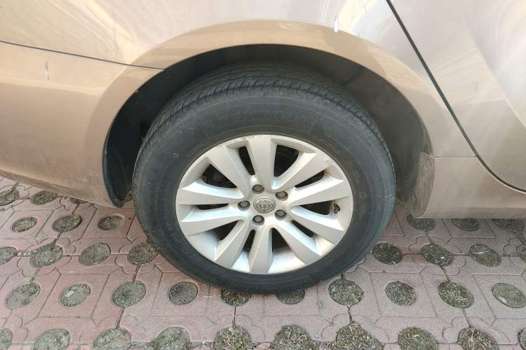 Used Brilliance H530 2011 1.6L Manual Comfort Version Right Rear Wheel Hub