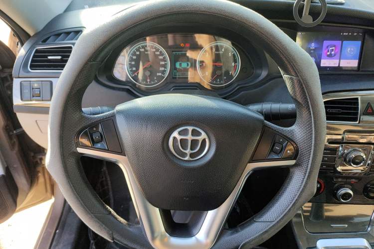 Used Brilliance H530 2011 1.6L Manual Comfort Version Steering Wheel