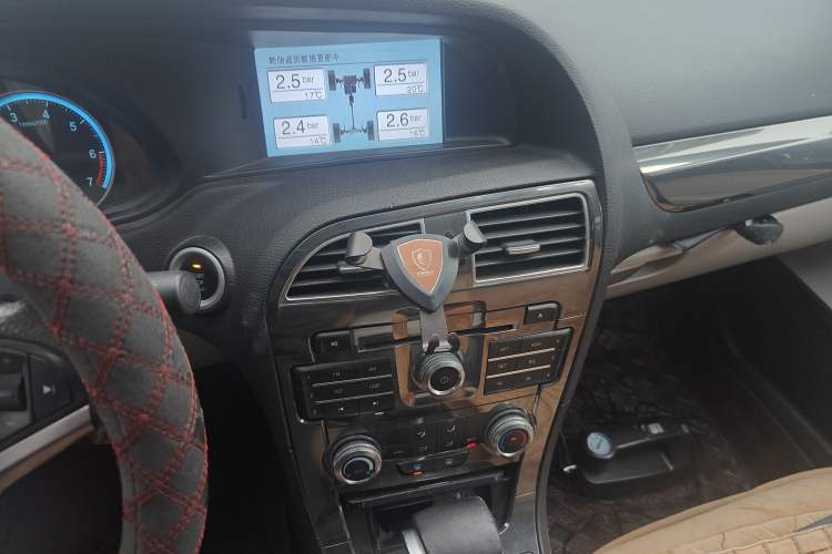 Used Brilliance H530 2012 1.5T Automatic Luxury Edition Audio And AC Panel