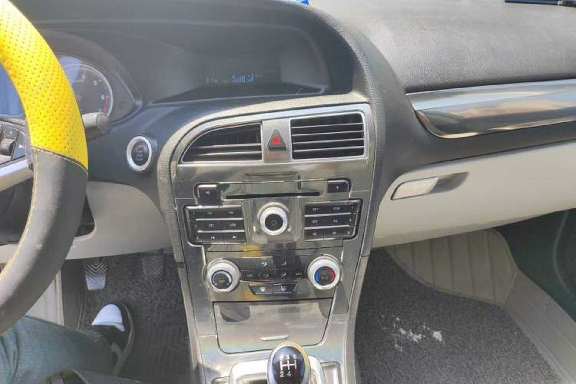 Used Brilliance H530 2012 1.6L Manual Comfort Sunroof Model Audio And AC Panel