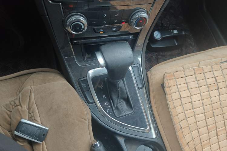 Used Brilliance H530 2012 1.5T Automatic Luxury Edition Gear Lever