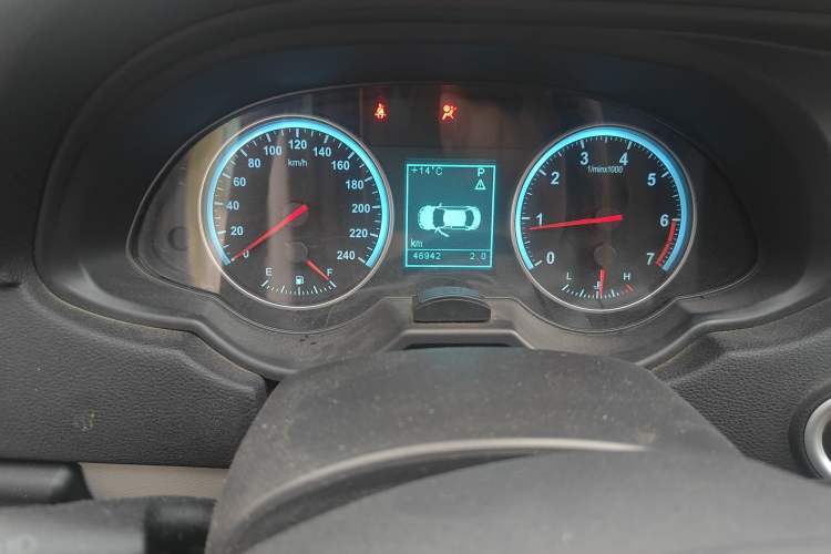 Used Brilliance H530 2012 1.5T Automatic Luxury Edition Odometer Close Up