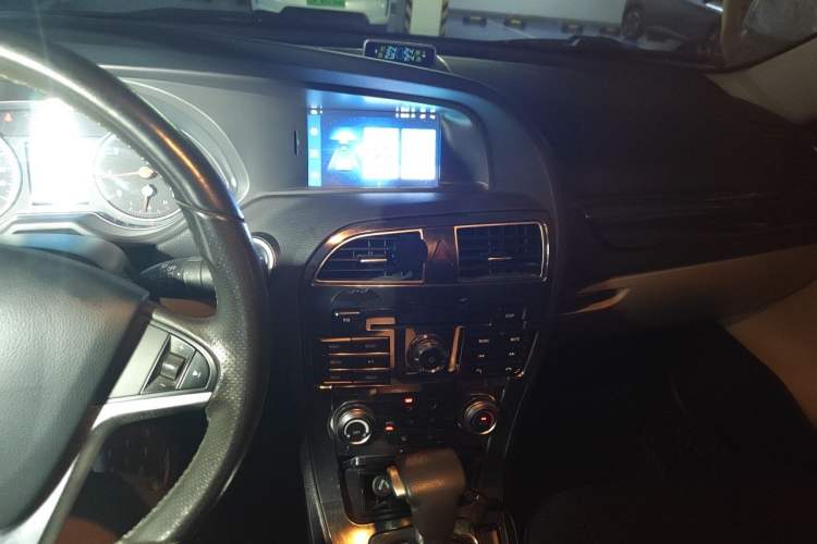 Used Brilliance H530 2012 1.6L Automatic Smart Version Audio And AC Panel