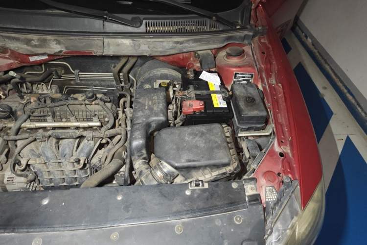 Used Brilliance H530 2012 1.6L Automatic Smart Version Engine Bay Left