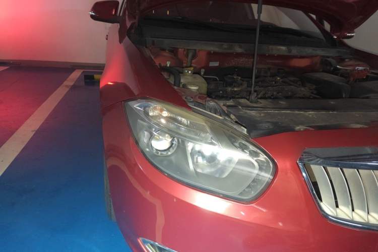 Used Brilliance H530 2012 1.6L Automatic Smart Version Right Front Headlight