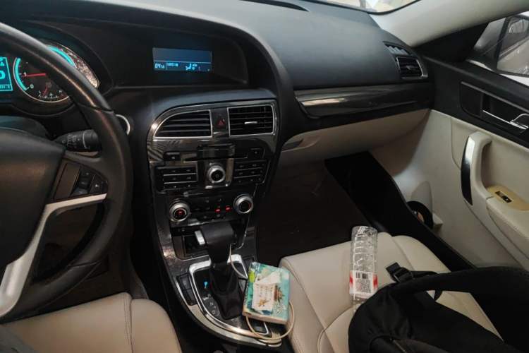 Used Brilliance H530 2012 1.6L Automatic Comfort with Sunroof Audio And AC Panel