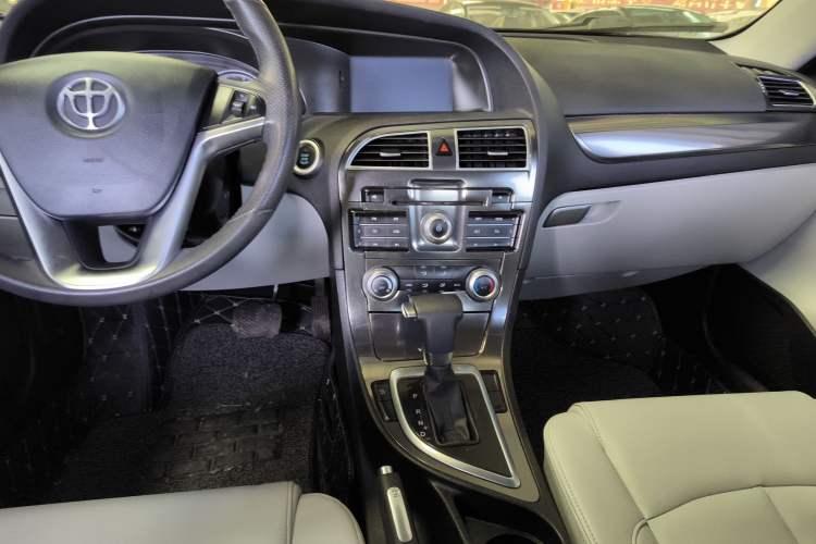 Used Brilliance H530 2012 1.5T Automatic Luxury Edition Audio And AC Panel