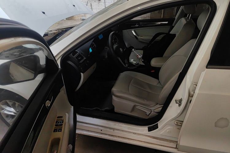 Used Brilliance H530 2012 1.6L Automatic Comfort with Sunroof Driver Seat