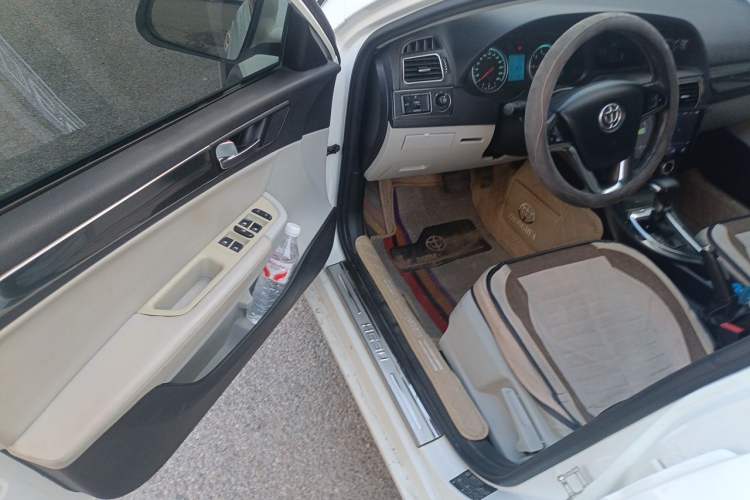 Used Brilliance H530 2012 1.6L Automatic Comfort with Sunroof Driver Seat