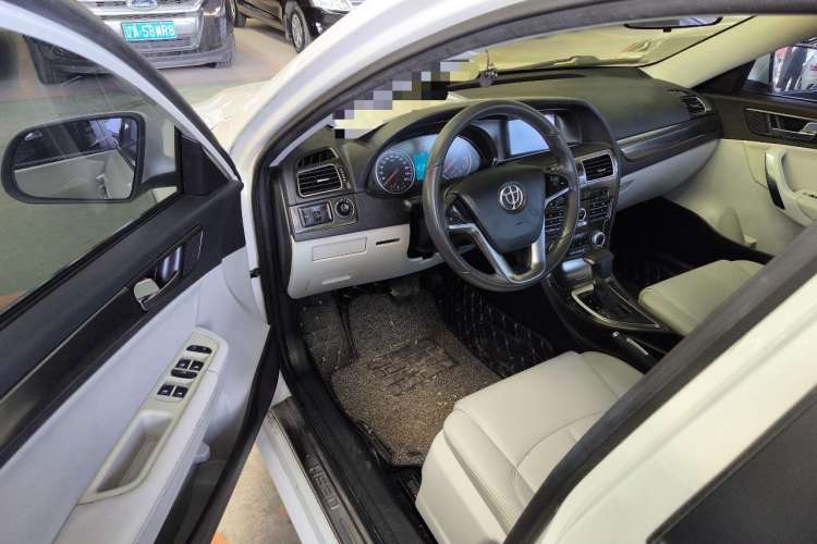 Used Brilliance H530 2012 1.5T Automatic Luxury Edition Driver Seat