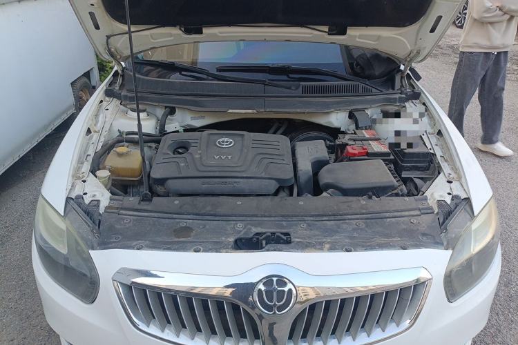 Used Brilliance H530 2012 1.6L Automatic Comfort with Sunroof Engine Bay