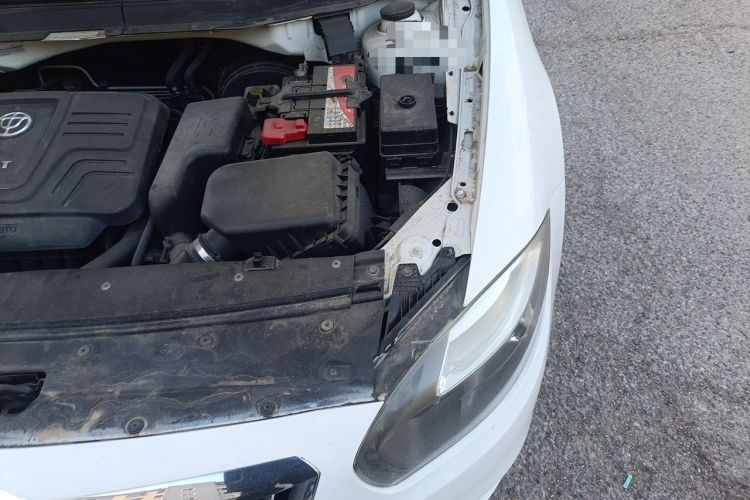 Used Brilliance H530 2012 1.6L Automatic Comfort with Sunroof Engine Bay Left