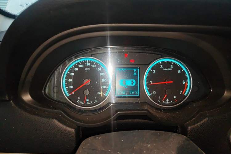 Used Brilliance H530 2012 1.6L Automatic Comfort with Sunroof Instrument Cluster