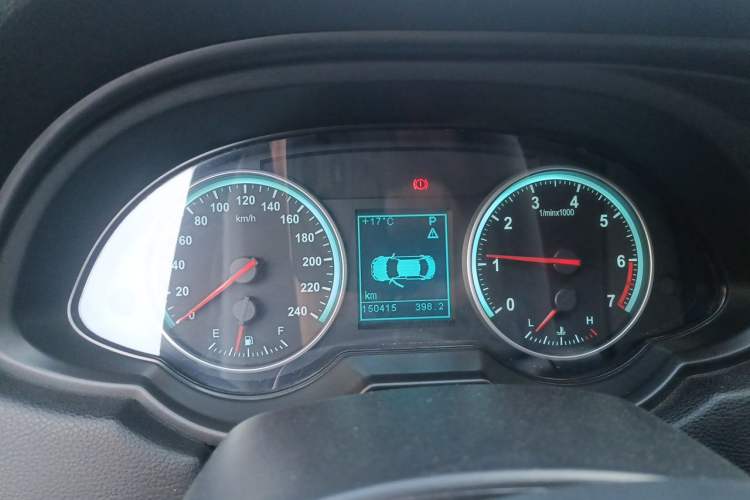 Used Brilliance H530 2012 1.6L Automatic Comfort with Sunroof Instrument Cluster