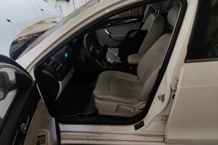 Used Brilliance H530 2012 1.6L Automatic Comfort with Sunroof Left Front Seat